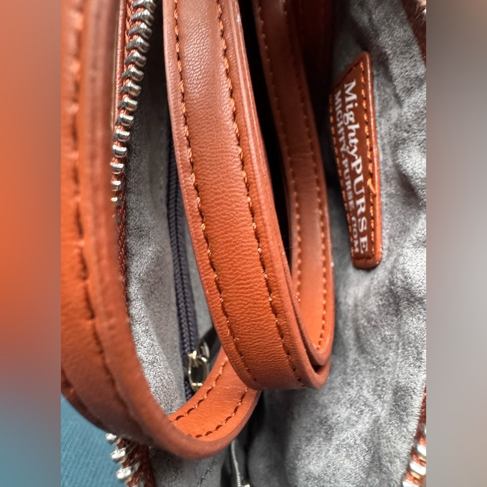Mighty Purse Cream and Brown quilted Wristlet Clutch crossbody - Picture 3 of 4